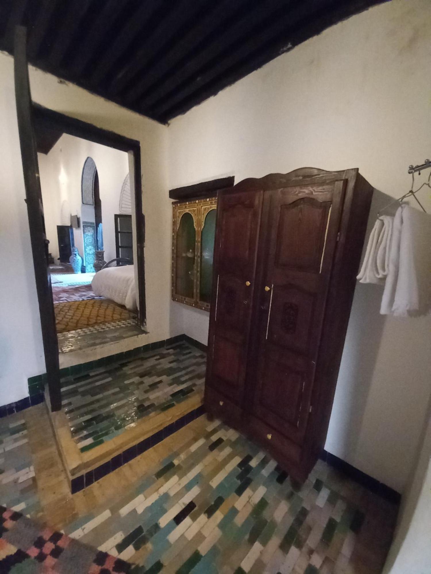 Palais Alfirdaous Medina Hotel Фес Стая снимка